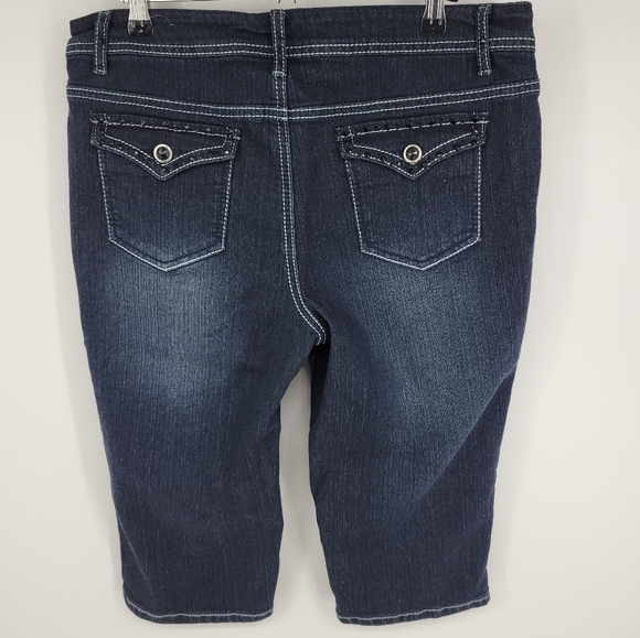 Deja Bleu Jeans Womens Blue Denim Capri Tapered Decorated Pockets Size 14 - Picture 12 of 13